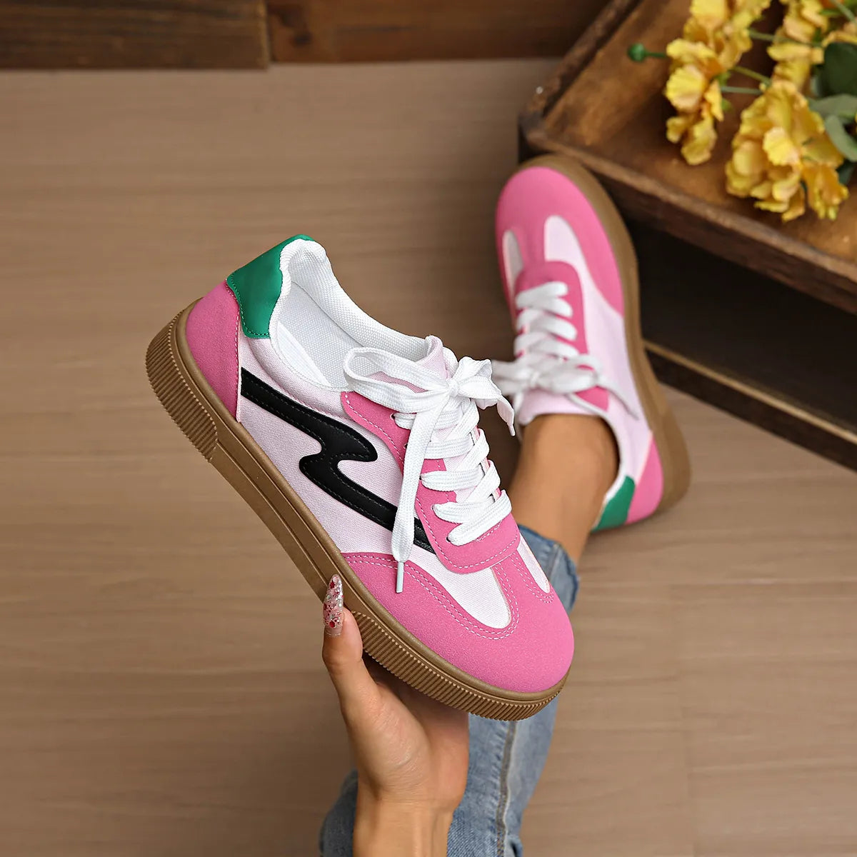 Classic Low Top Tie Shoes