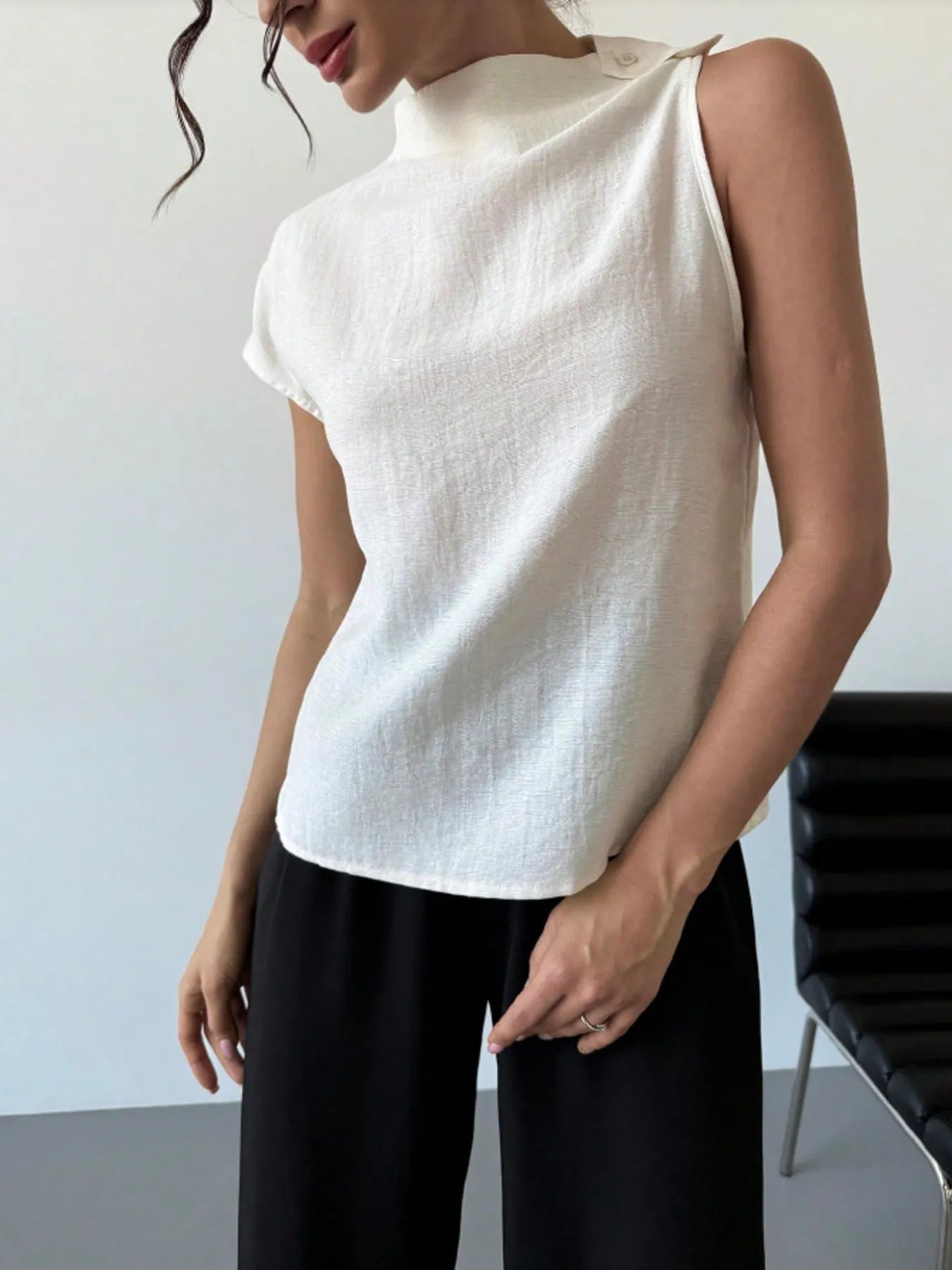 Sleek Round Neck Plain Tank Top