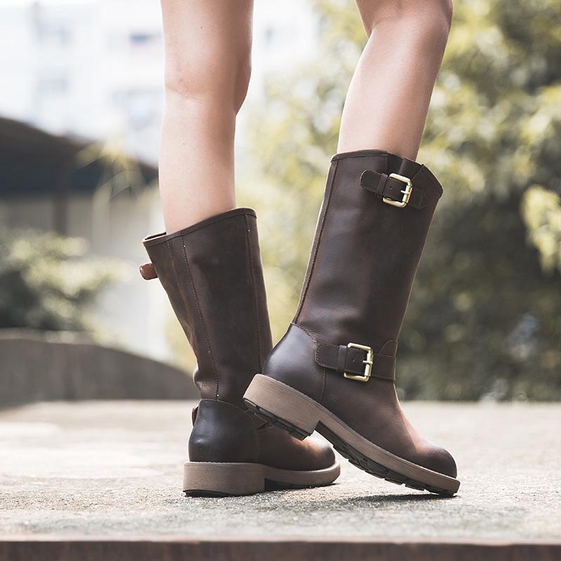 Stylish Buckle Boots - Classic Design, Easy Wear
