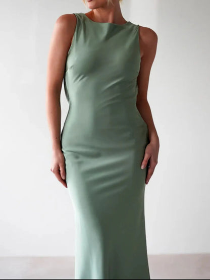 Luxurious Strapless Evening Gown