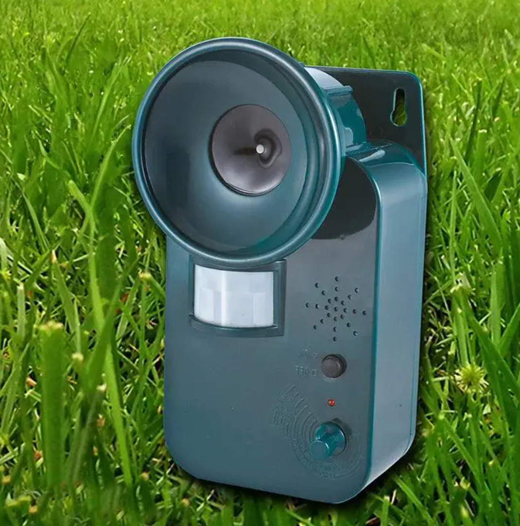 Wireless Pest Control Device for Large Outdoor Areas - Luxicro