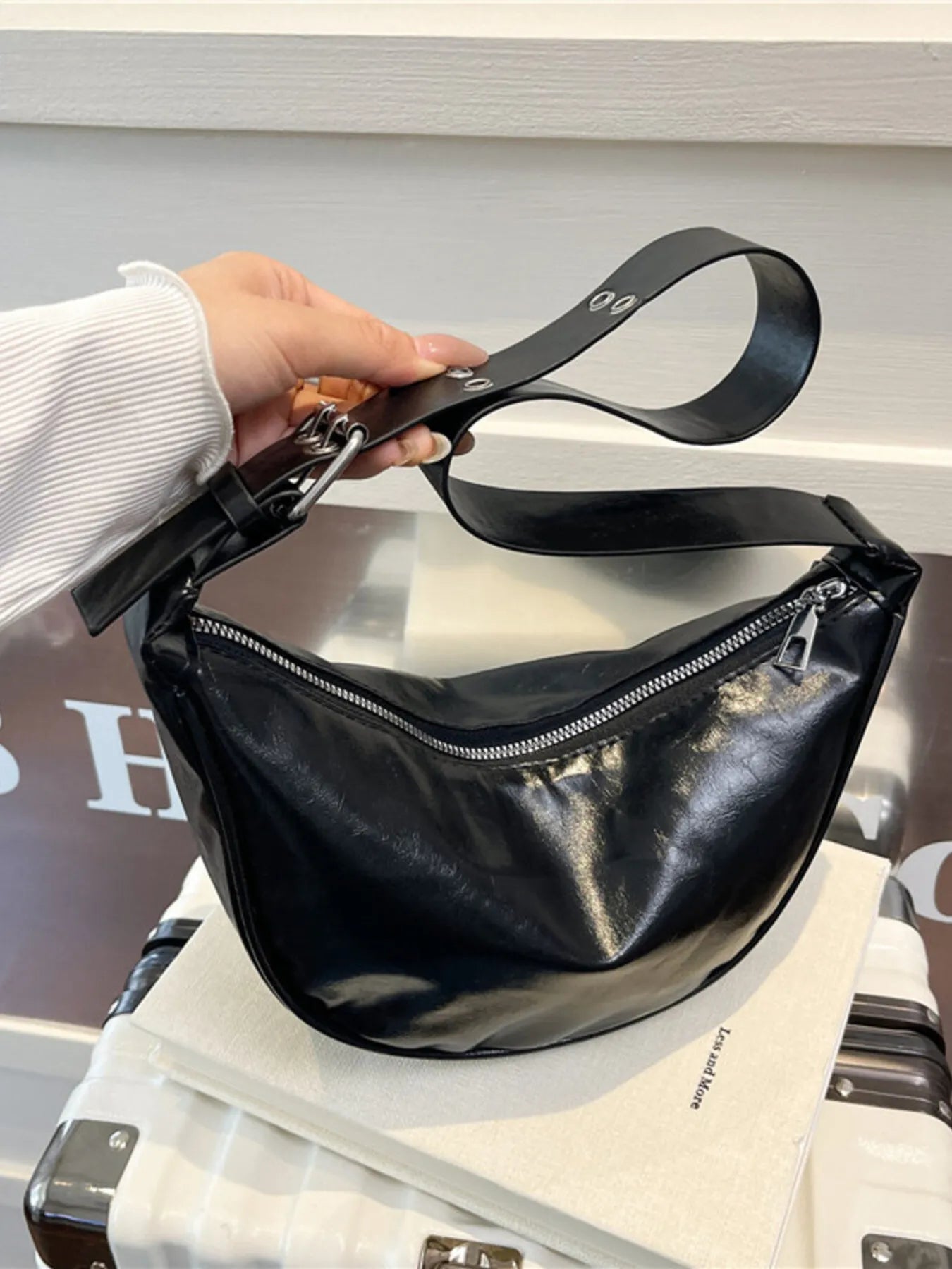 Versatile Fit Crossbody Handbag - EasyApparels