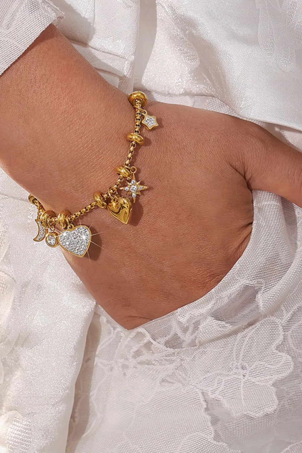Strong Silver Heart Shaped Charm Bracelet - EasyApparels