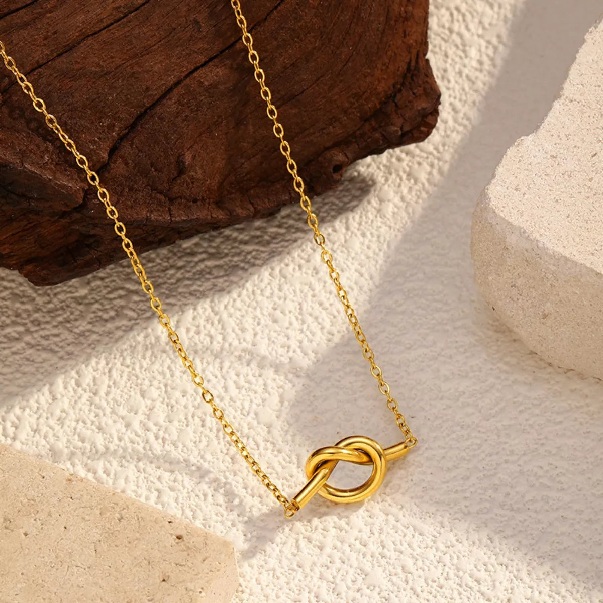 Luxurious Gold Knot Chain Necklace - EasyApparels
