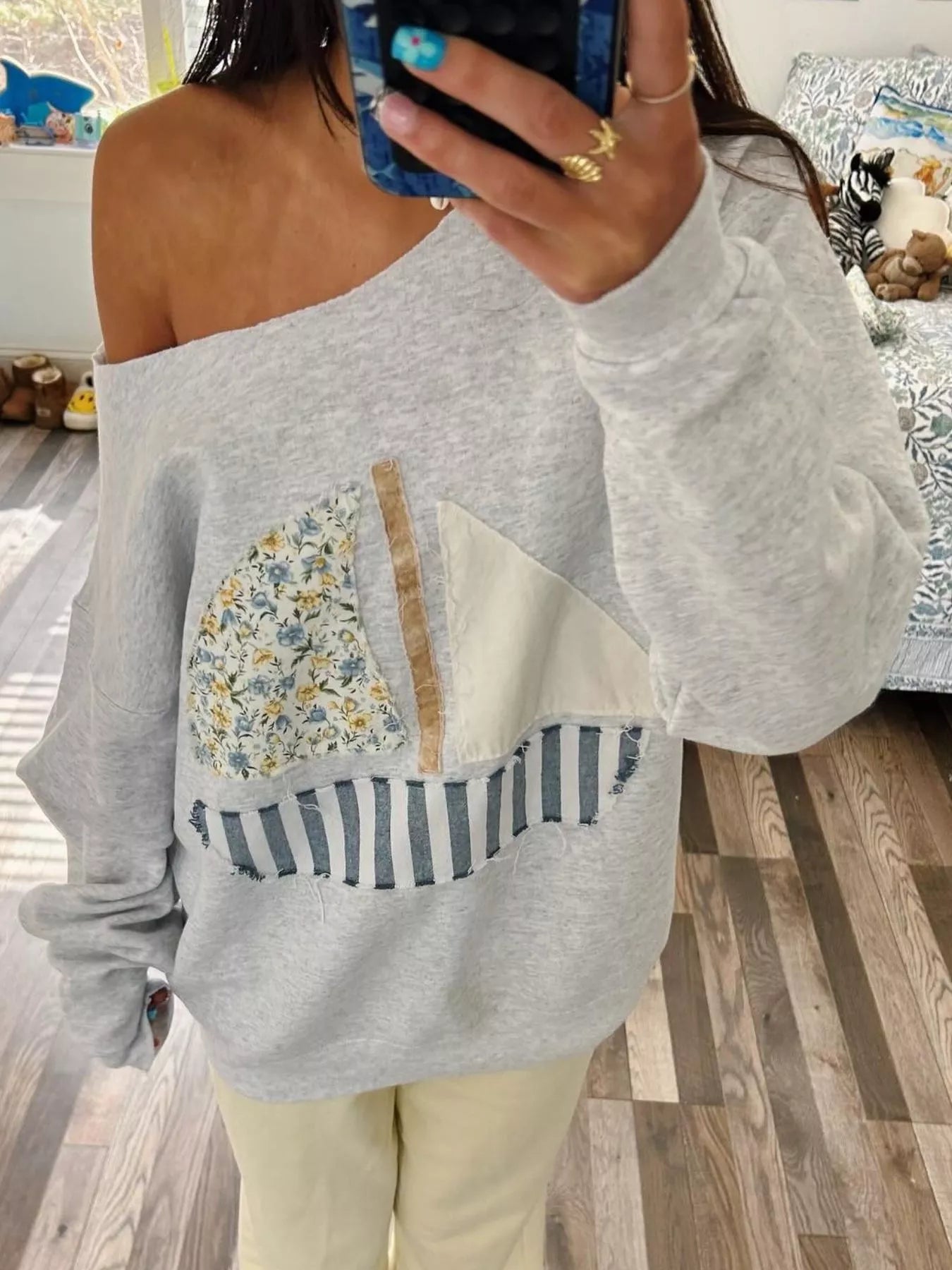 Relaxed Fit Crew Neck Patchwork Sweater - EasyApparels