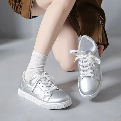 Classic Low Top Tie Shoes