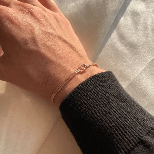 Fashionable Heart Knot Women's Bracelet