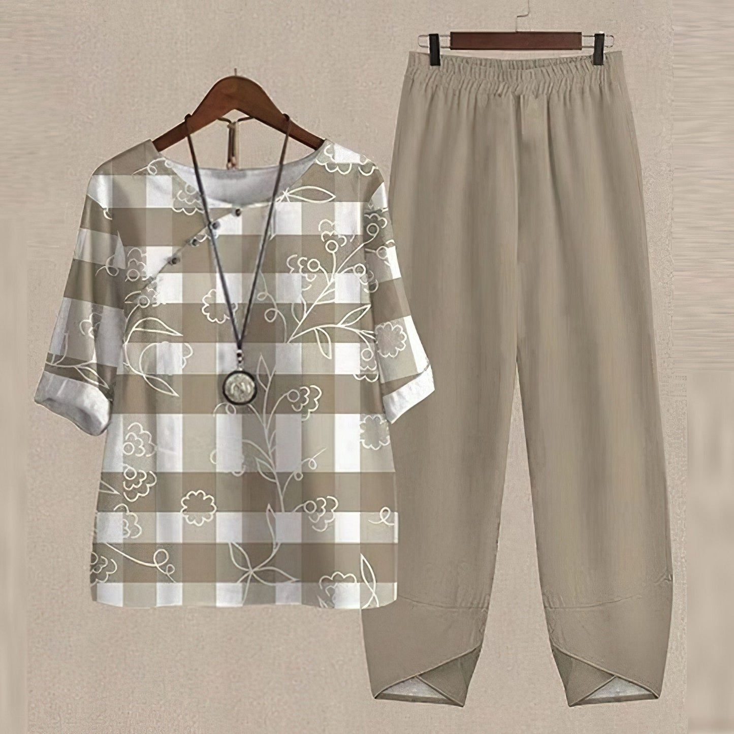 Chic 2-Piece Outfit for Ladies